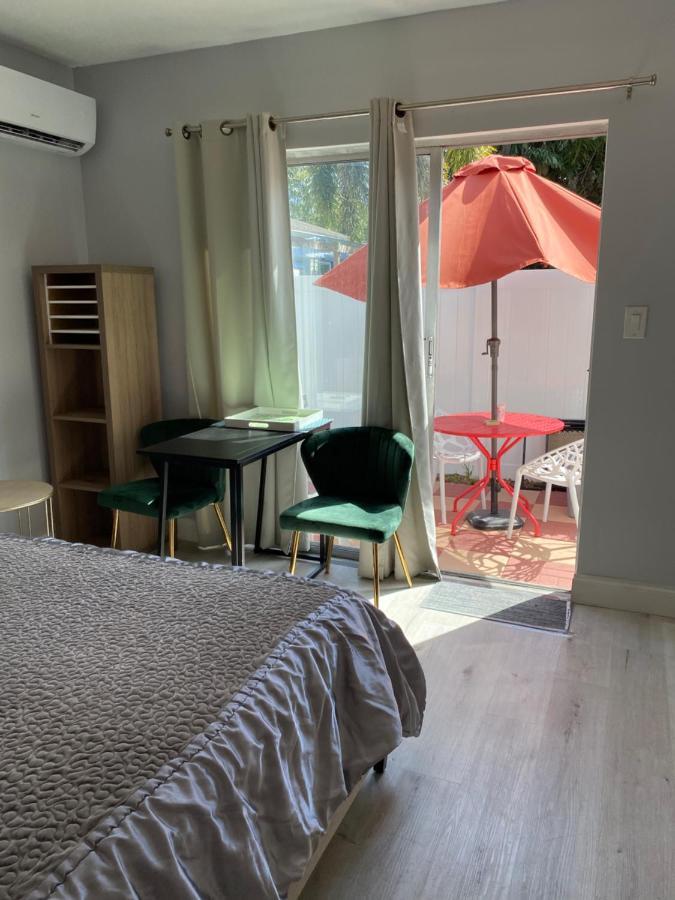 Cozy Studio Near Atlantic Ave W/Private Patio Apartment Delray Beach Bagian luar foto